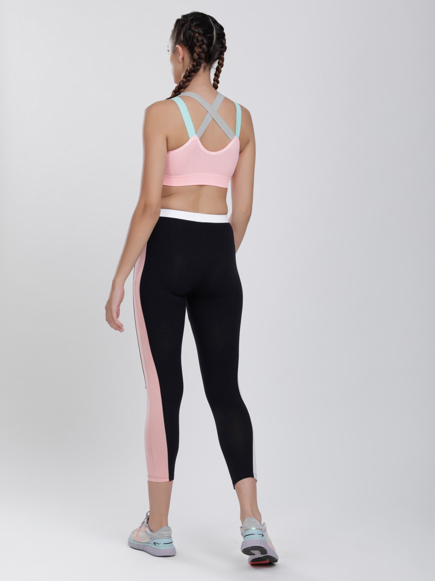 Buy Women Polyester High-Waist Cropped Gym Leggings - Black Online |  Decathlon
